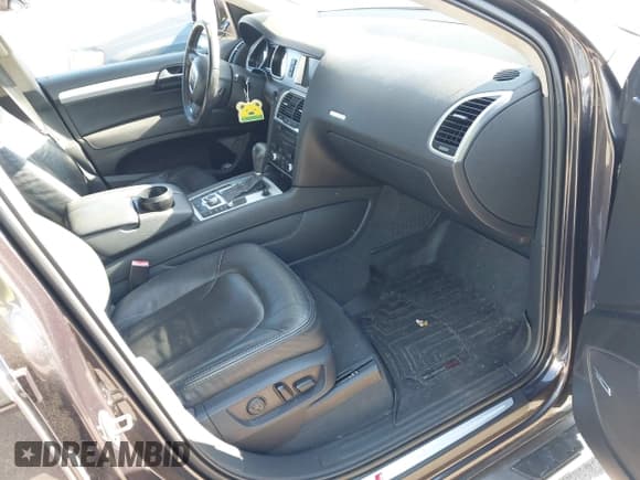 ✅ 2008 Audi Q7 Premium • VIN: WA1EV74L18D052062 • Lot: 42864785. Wystawiony na IAAI z przebiegiem 98 846 mil. Bezpłatny archiwum sprzedaży aukcyjnych z USA i szczegółowy raport historii pojazdu na DreamBid. Zdjęcie 5.