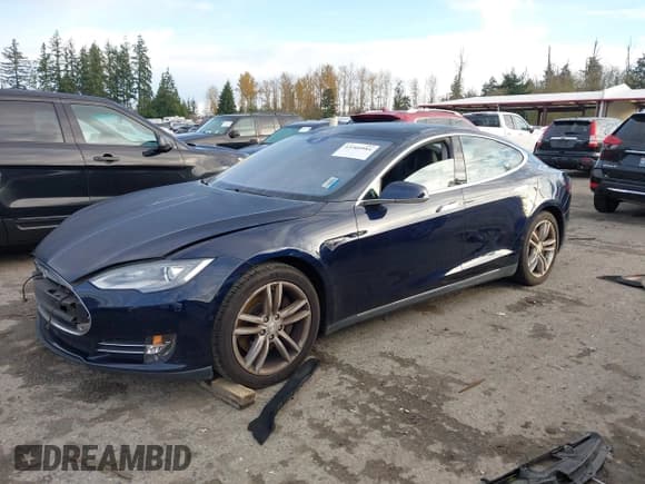✅ 2015 Tesla Model S 85 • VIN: 5YJSA1S15FFP77026 • Лот: 43760984. Опубликован ранее на IAAI с пробегом 95 875 миль. Бесплатный доступ к архиву аукционных продаж из США и подробный отчёт об истории автомобиля на DreamBid. Изображение 20.