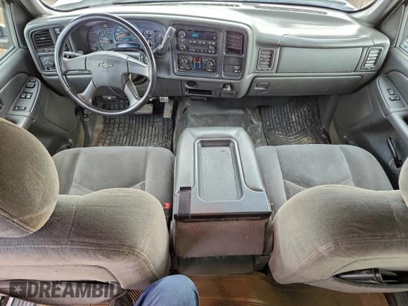 ✅ 2005 Chevrolet Silverado 2500HD LS • VIN: 1GCHK29U45E311987 • Lot: 93718665. Wystawiony na Copart z przebiegiem 256 364 mil. Bezpłatny archiwum sprzedaży aukcyjnych z USA i szczegółowy raport historii pojazdu na DreamBid. Zdjęcie 8.