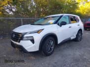 ✅ 2025 Nissan Rogue S • VIN: 5N1BT3ABXSC774271 • Лот: 43629385. Опубликован ранее на IAAI с пробегом 16 232 миль. Бесплатный доступ к архиву аукционных продаж из США и подробный отчёт об истории автомобиля на DreamBid. Изображение 2.