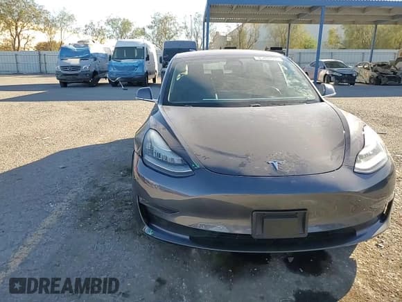 ✅ 2018 Tesla Model 3 Long Range Battery • VIN: 5YJ3E1EB4JF150291 • Lot: 85408095. Wystawiony na Copart z przebiegiem 65 333 mil. Bezpłatny archiwum sprzedaży aukcyjnych z USA i szczegółowy raport historii pojazdu na DreamBid. Zdjęcie 13.