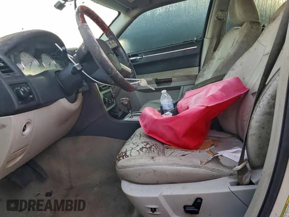 ✅ 2006 Chrysler 300 C • VIN: 2C3LA63H96H397778 • Lot: 94579145. Listed on Copart with Not provided. Free auction sales archive from the USA and detailed vehicle history report at DreamBid. Image 7.