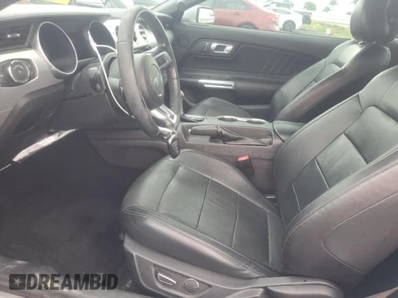 ✅ 2019 Ford Mustang EcoBoost Premium • VIN: 1FA6P8TH9K5159777 • Lot: 81161735. Wystawiony na Copart z przebiegiem 121 689 mil. Bezpłatny archiwum sprzedaży aukcyjnych z USA i szczegółowy raport historii pojazdu na DreamBid. Zdjęcie 7.