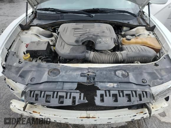 ✅ 2011 Dodge Charger Rallye • VIN: 2B3CL3CGXBH502738 • Lot: 81586825. Listed on Copart with 148,100 mi. Free auction sales archive from the USA and detailed vehicle history report at DreamBid. Image 11.