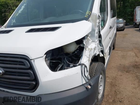 ✅ 2015 Ford Transit XLT • VIN: 1FBAX2CG7FKA10515 • Lot: 42424182. Wystawiony na IAAI z przebiegiem 8 962 mil. Bezpłatny archiwum sprzedaży aukcyjnych z USA i szczegółowy raport historii pojazdu na DreamBid. Zdjęcie 6.