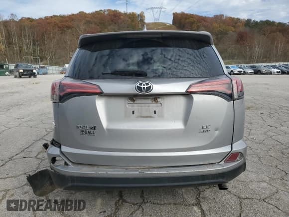 ✅ 2018 Toyota RAV4 LE • VIN: 2T3BFREV6JW846453 • Лот: 90811845. Опубликован ранее на Copart с пробегом 74 039 миль. Бесплатный доступ к архиву аукционных продаж из США и подробный отчёт об истории автомобиля на DreamBid. Изображение 6.