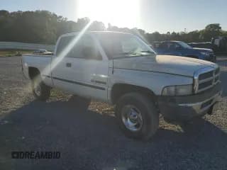 ✅ 1998 Dodge 1500 • VIN: 3B7HF12Z0WM291477 • Лот: 75337674. Опубликован ранее на Copart с пробегом Не указан. Бесплатный доступ к архиву аукционных продаж из США и подробный отчёт об истории автомобиля на DreamBid. Изображение 4.