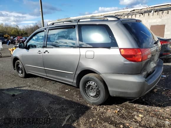 2005 Toyota Sienna LE с VIN 5TDZA23C75S312486, выставлен на аукционе Copart как лот 90917255 с пробегом 235 882 миль миль и Списание • Salvage title. История ставок и продаж доступна на DreamBid. Изображение 2.