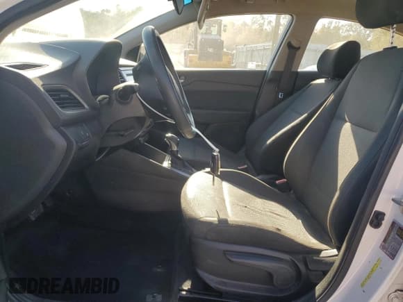 ✅ 2018 Hyundai Accent SE • VIN: 3KPC24A33JE031193 • Lot: 89633985. Wystawiony na Copart z przebiegiem 121 213 mil. Bezpłatny archiwum sprzedaży aukcyjnych z USA i szczegółowy raport historii pojazdu na DreamBid. Zdjęcie 7.