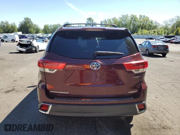 ✅ 2017 Toyota Highlander Hybrid Limited • VIN: 5TDDGRFH8HS029589 • Lot: 69418165. Listed on Copart with 165,987 mi. Free auction sales archive from the USA and detailed vehicle history report at DreamBid. Image 6.