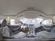 ✅ 2013 Ford Focus SE • VIN: 1FADP3F21DL175665 • Lot: 90840815. Wystawiony na Copart z przebiegiem 175 913 mil. Bezpłatny archiwum sprzedaży aukcyjnych z USA i szczegółowy raport historii pojazdu na DreamBid. Zdjęcie 14.