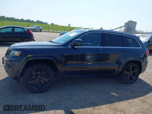 ✅ 2015 Jeep Grand Cherokee Altitude • VIN: 1C4RJFAG5FC704639 • Lot: 43003791. Listed on IAAI with 169,320 mi. Free auction sales archive from the USA and detailed vehicle history report at DreamBid. Image 15.