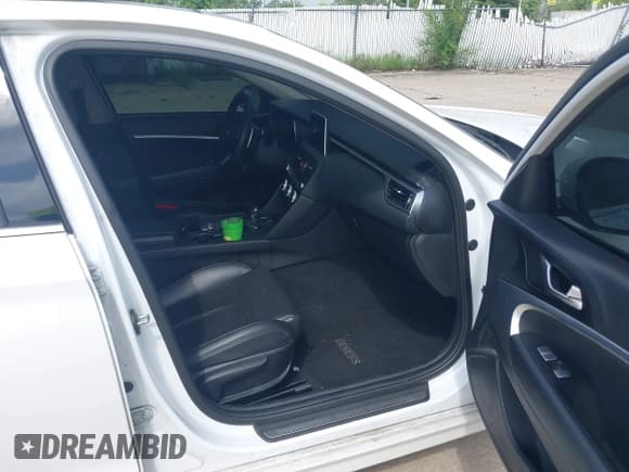 ✅ 2020 Genesis G70 Sport • VIN: KMTG24LA5LU057278 • Lot: 42505352. Listed on IAAI with 103,347 mi. Free auction sales archive from the USA and detailed vehicle history report at DreamBid. Image 5.