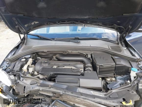 ✅ 2015 Volvo XC60 T5 Platinum • VIN: YV4612RM7F2730992 • Lot: 43670814. Wystawiony na IAAI z przebiegiem 89 723 mil. Bezpłatny archiwum sprzedaży aukcyjnych z USA i szczegółowy raport historii pojazdu na DreamBid. Zdjęcie 10.