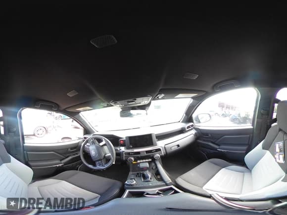 ✅ 2025 Toyota 4Runner SR5 • VIN: JTEVA5BR3S5002046 • Лот: 42694842. Опубликован ранее на IAAI с пробегом 718 миль. Бесплатный доступ к архиву аукционных продаж из США и подробный отчёт об истории автомобиля на DreamBid. Изображение 18.