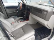 ✅ 2007 Jeep Commander Overland • VIN: 1J8HG68237C503529 • Лот: 43233685. Опубликован ранее на IAAI с пробегом 106 764 миль. Бесплатный доступ к архиву аукционных продаж из США и подробный отчёт об истории автомобиля на DreamBid. Изображение 5.