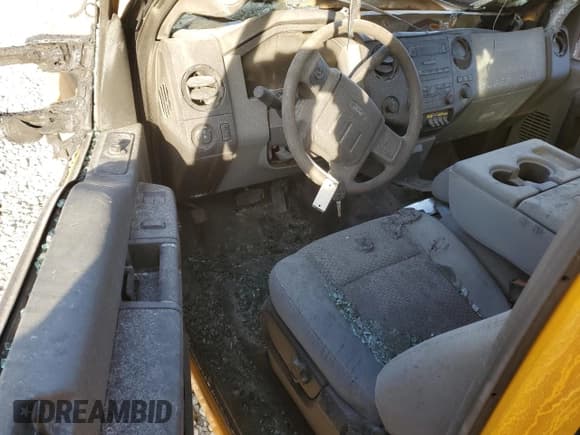 ✅ 2014 Ford F-250 XL • VIN: 1FDBF2B67EEA23947 • Lot: 92406985. Listed on Copart with Not provided. Free auction sales archive from the USA and detailed vehicle history report at DreamBid. Image 8.