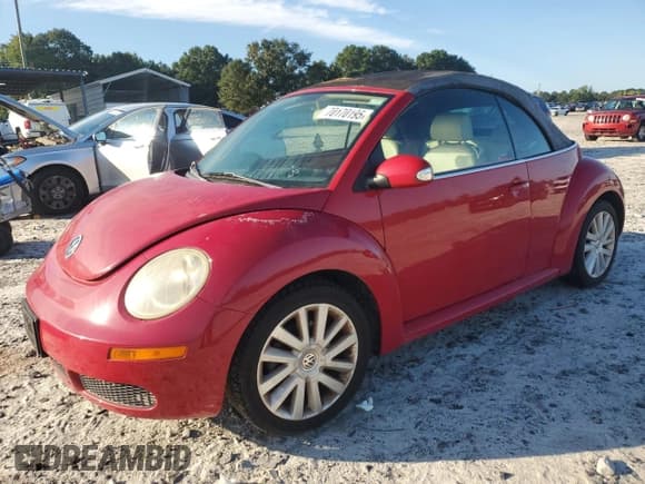✅ 2008 Volkswagen Beetle SE • VIN: 3VWRF31Y58M409239 • Лот: 70170195. Опубликован ранее на Copart с пробегом 93 178 миль. Бесплатный доступ к архиву аукционных продаж из США и подробный отчёт об истории автомобиля на DreamBid. Изображение 1.