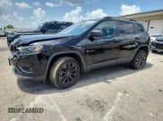 ✅ 2021 Jeep Cherokee Latitude Lux • VIN: 1C4PJMMX8MD166615 • Lot: 61962185. Wystawiony na Copart z przebiegiem 78 071 mil. Bezpłatny archiwum sprzedaży aukcyjnych z USA i szczegółowy raport historii pojazdu na DreamBid. Zdjęcie 1.