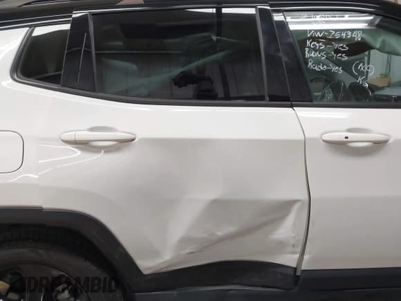 ✅ 2019 Jeep Compass Latitude • VIN: 3C4NJDBB7KT754348 • Lot: 42617408. Listed on IAAI with 59,670 mi. Free auction sales archive from the USA and detailed vehicle history report at DreamBid. Image 6.