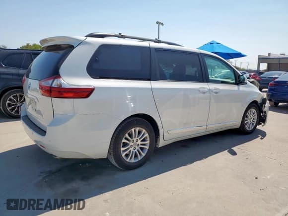 ✅ 2017 Toyota Sienna XLE Auto Access Seat • VIN: 5TDYZ3DC9HS776022 • Lot: 71960305. Listed on Copart with 183,207 mi. Free auction sales archive from the USA and detailed vehicle history report at DreamBid. Image 3.