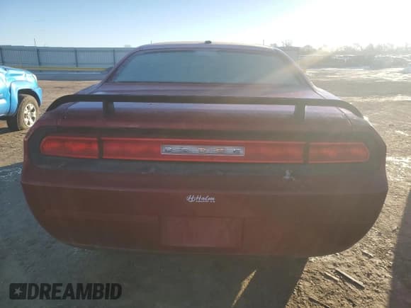 ✅ 2010 Dodge Challenger SE • VIN: 2B3CJ4DV1AH199551 • Lot: 88720235. Wystawiony na Copart z przebiegiem 58 664 mil. Bezpłatny archiwum sprzedaży aukcyjnych z USA i szczegółowy raport historii pojazdu na DreamBid. Zdjęcie 6.