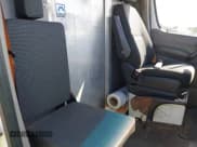 ✅ 2012 Mercedes-Benz Sprinter Cargo • VIN: WD3PE8CB8C5682025 • Lot: 43695918. Wystawiony na IAAI z przebiegiem 410 272 mil. Bezpłatny archiwum sprzedaży aukcyjnych z USA i szczegółowy raport historii pojazdu na DreamBid. Zdjęcie 8.