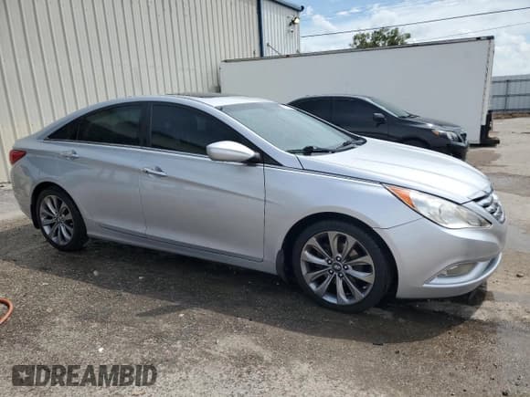 ✅ 2011 Hyundai Sonata SE • VIN: 5NPEC4AC6BH061095 • Lot: 71527214. Listed on Copart with 229,270 mi. Free auction sales archive from the USA and detailed vehicle history report at DreamBid. Image 4.
