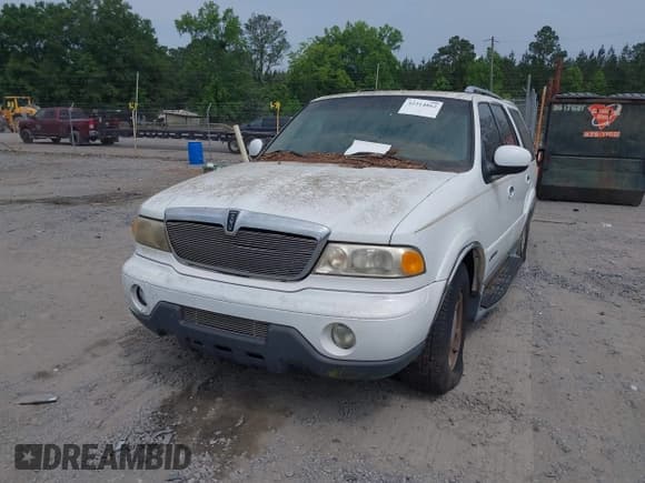 ✅ 2001 Lincoln Navigator • VIN: 5LMEU27R31LJ10219 • Лот: 42214862. Опубликован ранее на IAAI с пробегом Не указан. Бесплатный доступ к архиву аукционных продаж из США и подробный отчёт об истории автомобиля на DreamBid. Изображение 2.