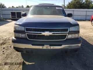 2007 Chevrolet Silverado 1500 Work Truck with VIN 3GCEC14X57G246574, listed as a Copart auction lot 81955715 with 225,930 mi miles and Clean title. Bid and sale history available at DreamBid. Image 5.