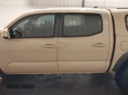 ✅ 2017 Toyota Tacoma SR5 • VIN: 5TFCZ5AN8HX080001 • Лот: 41669744. Опубликован ранее на IAAI с пробегом 111 704 миль. Бесплатный доступ к архиву аукционных продаж из США и подробный отчёт об истории автомобиля на DreamBid. Изображение 15.