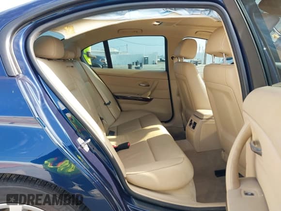 ✅ 2011 BMW 3 Series 328i • VIN: WBAPH5C59BA446489 • Lot: 42726525. Listed on IAAI with 56,121 mi. Free auction sales archive from the USA and detailed vehicle history report at DreamBid. Image 8.