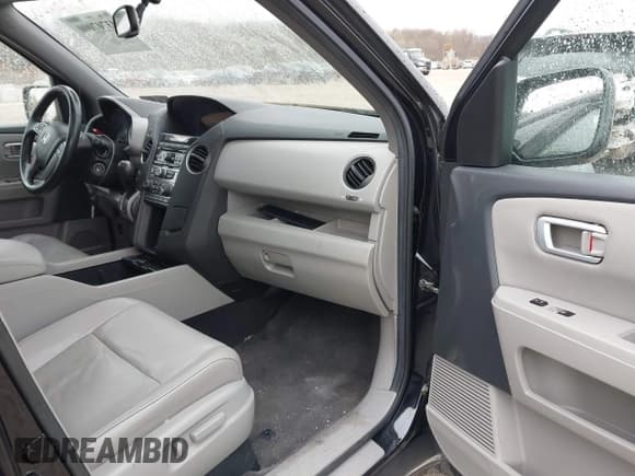 ✅ 2013 Honda Pilot EX-L • VIN: 5FNYF4H5XDB005500 • Lot: 43707000. Listed on IAAI with 133,901 mi. Free auction sales archive from the USA and detailed vehicle history report at DreamBid. Image 5.