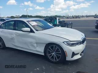 2022 BMW 3 Series 330i z VIN 3MW5R1J02N8C36143, wystawiony jako IAAI lot #42446121 z przebiegiem 33 676 mil mil oraz . Historia ofert i sprzedaży dostępna na DreamBid. Obrazek 1.