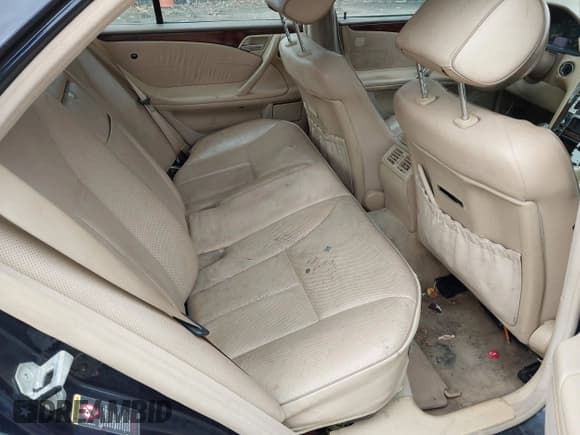 ✅ 2002 Mercedes-Benz E 320 • VIN: WDBJF83J32X068355 • Lot: 41872613. Wystawiony na IAAI z przebiegiem 143 501 mil. Bezpłatny archiwum sprzedaży aukcyjnych z USA i szczegółowy raport historii pojazdu na DreamBid. Zdjęcie 8.