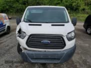✅ 2017 Ford Transit • VIN: 1FTYR2YM2HKB51983 • Lot: 56053945. Wystawiony na Copart z przebiegiem 143 786 mil. Bezpłatny archiwum sprzedaży aukcyjnych z USA i szczegółowy raport historii pojazdu na DreamBid. Zdjęcie 5.