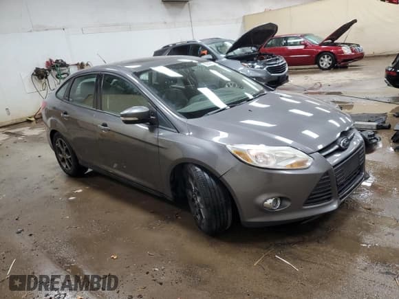 ✅ 2013 Ford Focus SE • VIN: 1FADP3F21DL175665 • Lot: 90840815. Wystawiony na Copart z przebiegiem 175 913 mil. Bezpłatny archiwum sprzedaży aukcyjnych z USA i szczegółowy raport historii pojazdu na DreamBid. Zdjęcie 4.