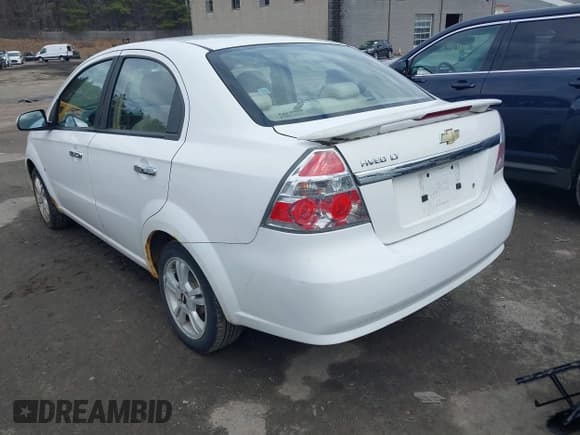 ✅ 2009 Chevrolet Aveo 2LT • VIN: KL1TG56E39B623355 • Lot: 41880148. Wystawiony na IAAI z przebiegiem 150 457 mil. Bezpłatny archiwum sprzedaży aukcyjnych z USA i szczegółowy raport historii pojazdu na DreamBid. Zdjęcie 3.