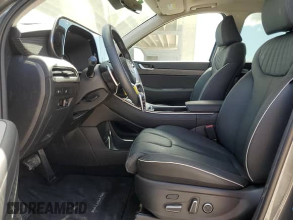 ✅ 2025 Hyundai Palisade Limited • VIN: KM8R54GE3SU907947 • Лот: 65612995. Размещён на Copart с пробегом 4 557 миль миль. Получите бесплатный доступ к архиву аукционных продаж из США и посмотрите подробный отчёт об истории автомобиля на DreamBid. Изображение 7.