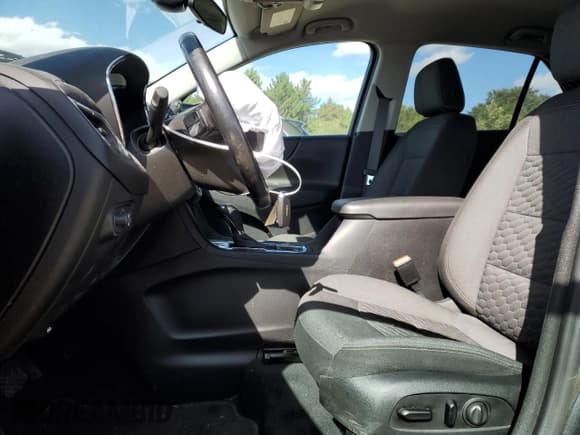 ✅ 2020 Chevrolet Equinox LT • VIN: 2GNAXTEV9L6264813 • Lot: 71268325. Listed on Copart with 66,238 mi. Free auction sales archive from the USA and detailed vehicle history report at DreamBid. Image 7.