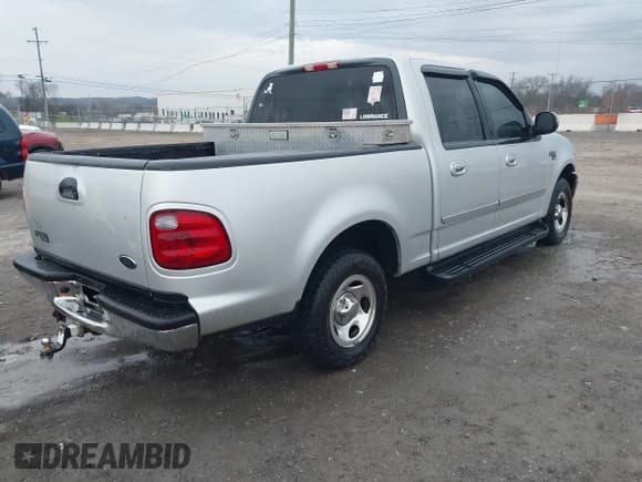 ✅ 2002 Ford F-150 XLT • VIN: 1FTRW07L52KB36296 • Lot: 43655860. Listed on IAAI with 262,218 mi. Free auction sales archive from the USA and detailed vehicle history report at DreamBid. Image 4.