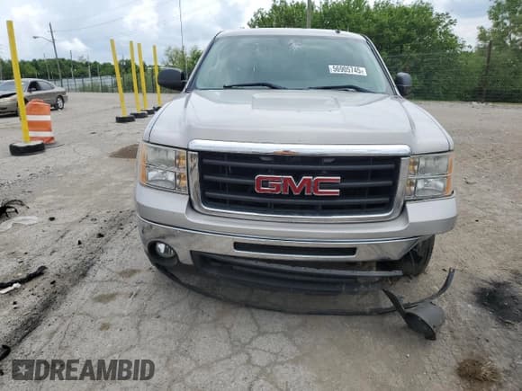 ✅ 2009 GMC Sierra 1500 SLE • VIN: 1GTEC29089Z175424 • Lot: 56905745. Wystawiony na Copart z przebiegiem 189 009 mil. Bezpłatny archiwum sprzedaży aukcyjnych z USA i szczegółowy raport historii pojazdu na DreamBid. Zdjęcie 5.
