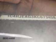 ✅ 2019 Jeep Grand Cherokee Laredo E • VIN: 1C4RJEAG3KC673458 • Лот: 43041007. Опубликован ранее на IAAI с пробегом 144 061 миль. Бесплатный доступ к архиву аукционных продаж из США и подробный отчёт об истории автомобиля на DreamBid. Изображение 9.