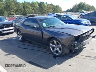 ✅ 2013 Dodge Challenger SXT • VIN: 2C3CDYAG0DH684162 • Lot: 43399757. Wystawiony na IAAI z przebiegiem 113 941 mil. Bezpłatny archiwum sprzedaży aukcyjnych z USA i szczegółowy raport historii pojazdu na DreamBid. Zdjęcie 1.