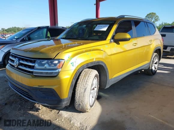 ✅ 2018 Volkswagen Atlas S • VIN: 1V2AR2CAXJC525334 • Lot: 42247997. Listed on IAAI with 268,647 mi. Free auction sales archive from the USA and detailed vehicle history report at DreamBid. Image 2.