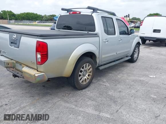 ✅ 2010 Nissan Frontier SE • VIN: 1N6AD0ER7AC404863 • Lot: 42421937. Wystawiony na IAAI z przebiegiem 200 669 mil. Bezpłatny archiwum sprzedaży aukcyjnych z USA i szczegółowy raport historii pojazdu na DreamBid. Zdjęcie 4.
