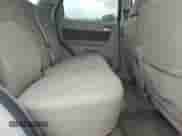2011 Mercury Mariner z VIN 4M2CN8B71BKJ01749, wystawiony jako Copart lot #64199345 z przebiegiem 157 001 mil mil oraz Szkoda całkowita • Salvage title. Historia ofert i sprzedaży dostępna na DreamBid. Obrazek 11.