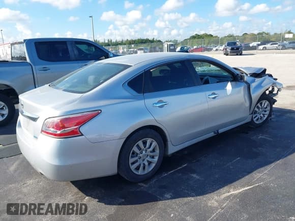 ✅ 2015 Nissan Altima SL • VIN: 1N4AL3AP2FC124535 • Lot: 43504998. Wystawiony na IAAI z przebiegiem 103 390 mil. Bezpłatny archiwum sprzedaży aukcyjnych z USA i szczegółowy raport historii pojazdu na DreamBid. Zdjęcie 4.
