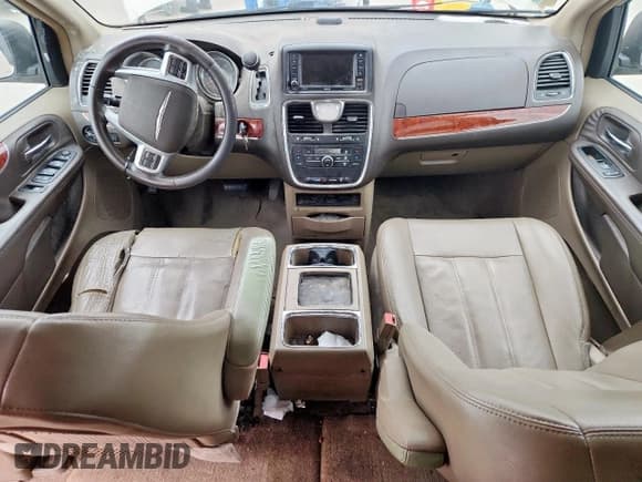 ✅ 2014 Chrysler Town & Country Touring • VIN: 2C4RC1BG7ER149131 • Лот: 90408095. Опубликован ранее на Copart с пробегом 177 948 миль. Бесплатный доступ к архиву аукционных продаж из США и подробный отчёт об истории автомобиля на DreamBid. Изображение 8.