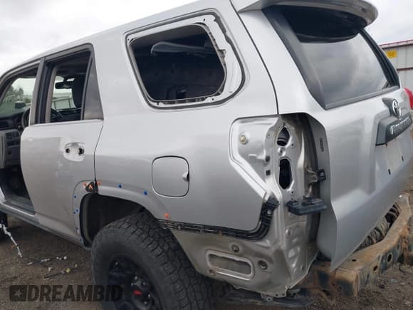 ✅ 2010 Toyota 4Runner SR5 • VIN: JTEBU5JRXA5027830 • Лот: 43769717. Опубликован ранее на IAAI с пробегом 232 294 миль. Бесплатный доступ к архиву аукционных продаж из США и подробный отчёт об истории автомобиля на DreamBid. Изображение 19.